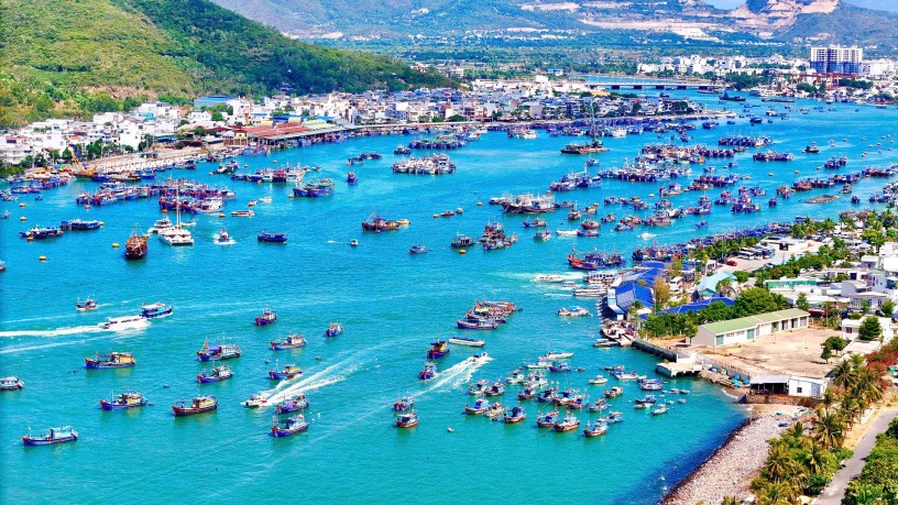 Đô thị biển 5 sao nằm ngay trung tâm Nha Trang, mặt tiền Trần Phú, view vịnh Nha Trang